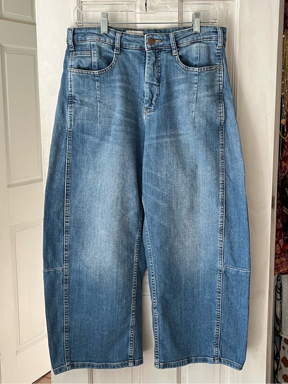 Anthropologie Pilcro barrel leg jeans size 28